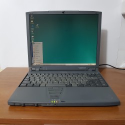 ** TOSHIBA 18019 con windows 98 batteria funzionante