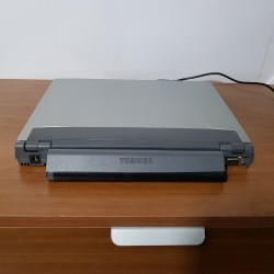 ** TOSHIBA 18019 con windows 98 batteria funzionante