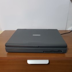** FUJITSU 18022 con windows 98 se 18044