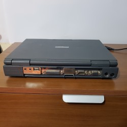 ** FUJITSU 18022 con windows 98 se 18044