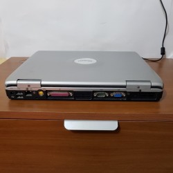 Compaq ** 21020 Con Windows XP - Pentium 4 potente Seriale e Parallela