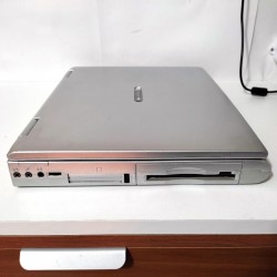 Portatile ricondizionato con floppy windows xp in vendita