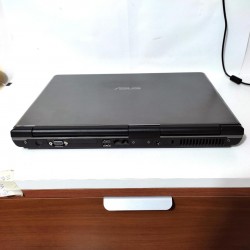 Notebook 21025 ASUS Con Windows 7 funzionante