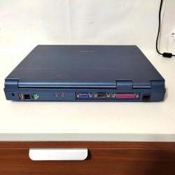 Gericom ** 21035 Notebook PENTIUM III 1.10 ghz Porta Seriale